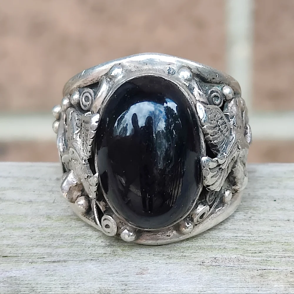 Massive Vintage Men's Sterling Silver Black Onyx Eagle Native American Ring